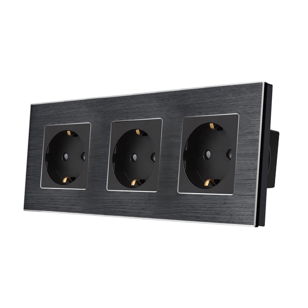 001-priza-tripla-luxion-cu-rama-aluminiu-lx-3mp010a-b-negru.jpg Priza Tripla LUXION cu rama din aluminiu - imagine 1