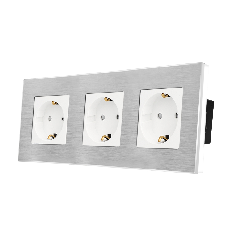 001-priza-tripla-luxion-cu-rama-aluminiu-lx-3mp010a-w-alb.jpg Priza Tripla LUXION cu rama din aluminiu - imagine 1